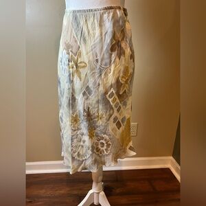 Vgt CLIO Women's Size PM Rayon Floral Skirt Feminine Soft Romantic Artsy